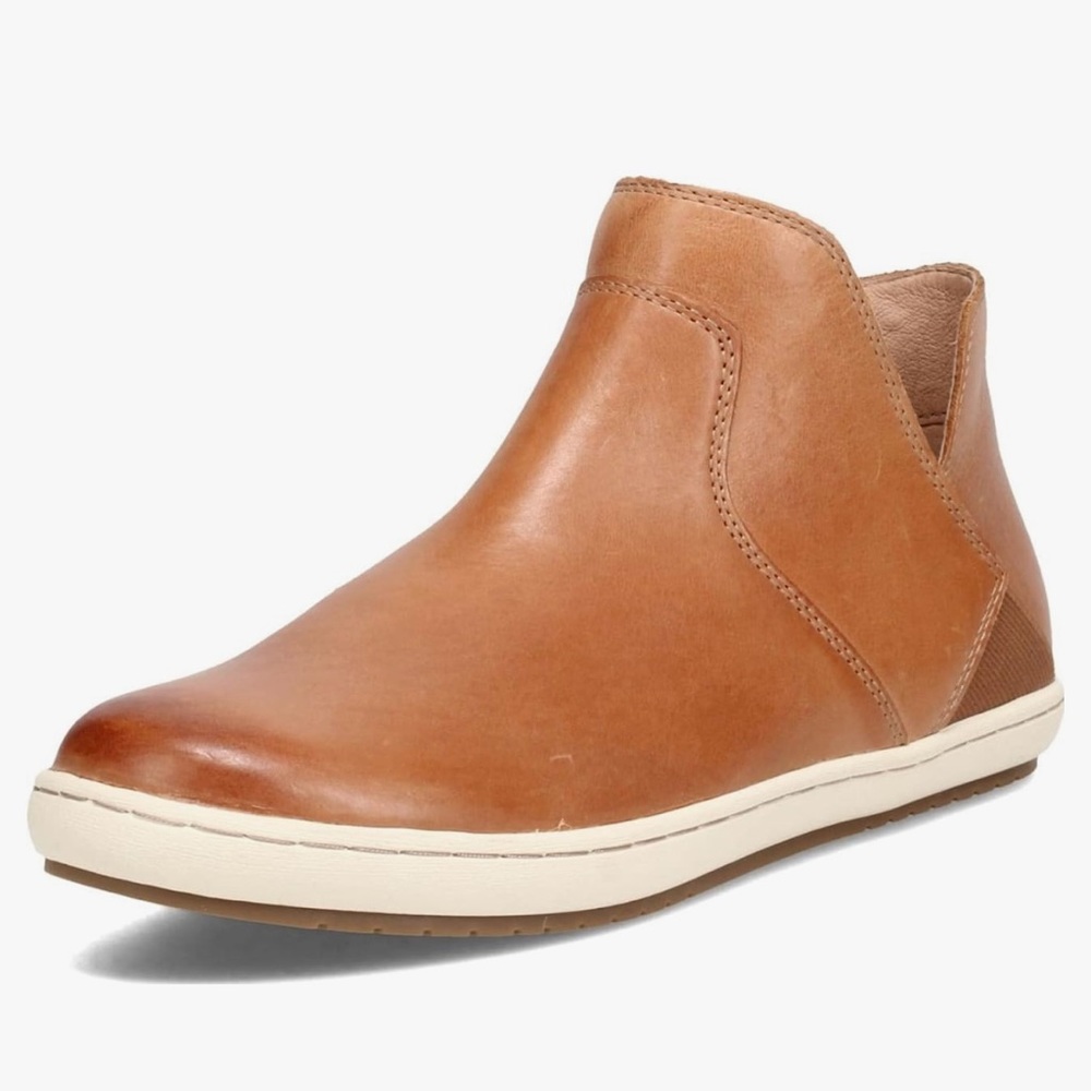 Never been worn Taos Unity